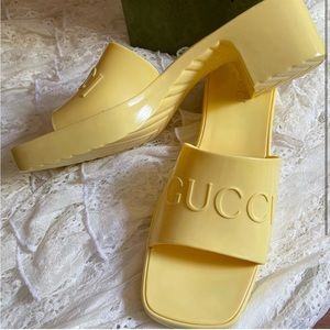 Gucci yellow rubber slides